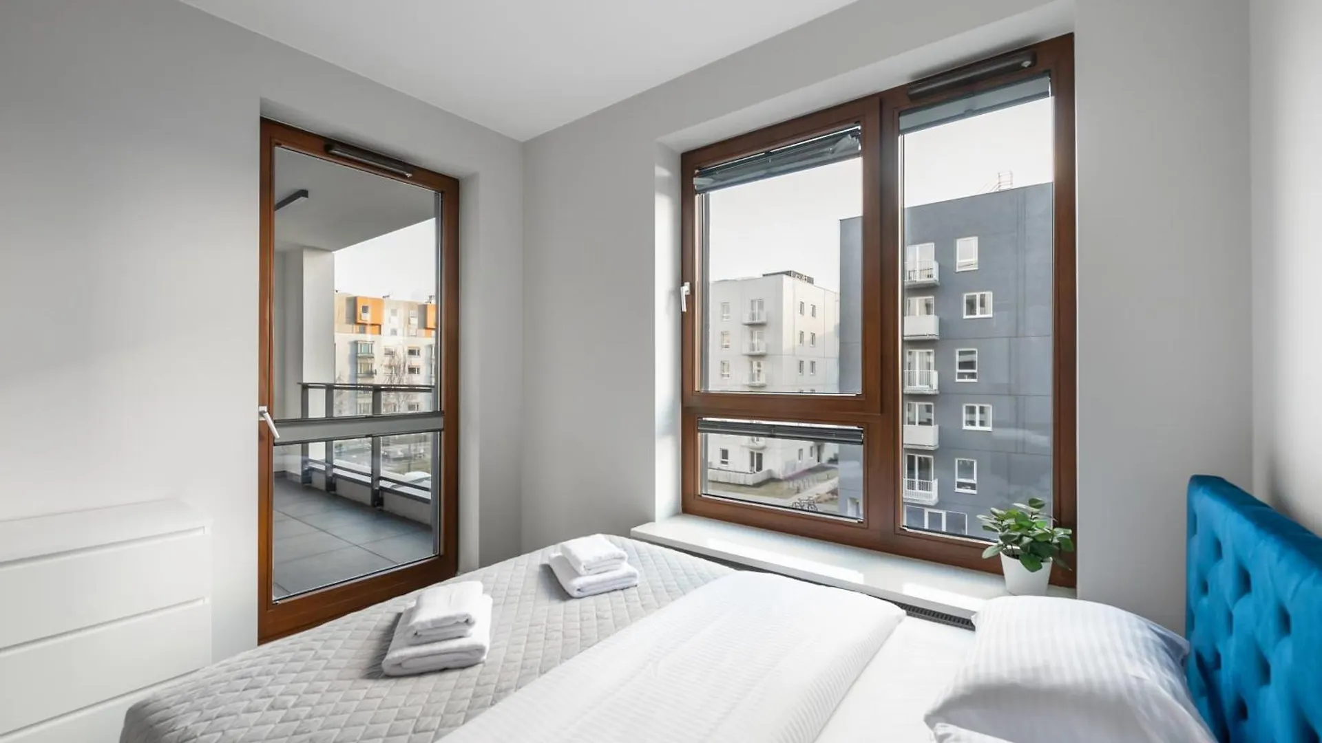 Bialej Floty Red Apartment Warsaw